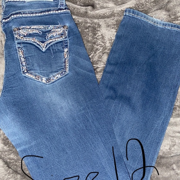 Grace in LA Jeans - Picture 6 of 13